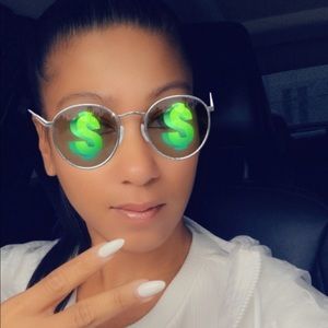 Meet your Posher, Josephine